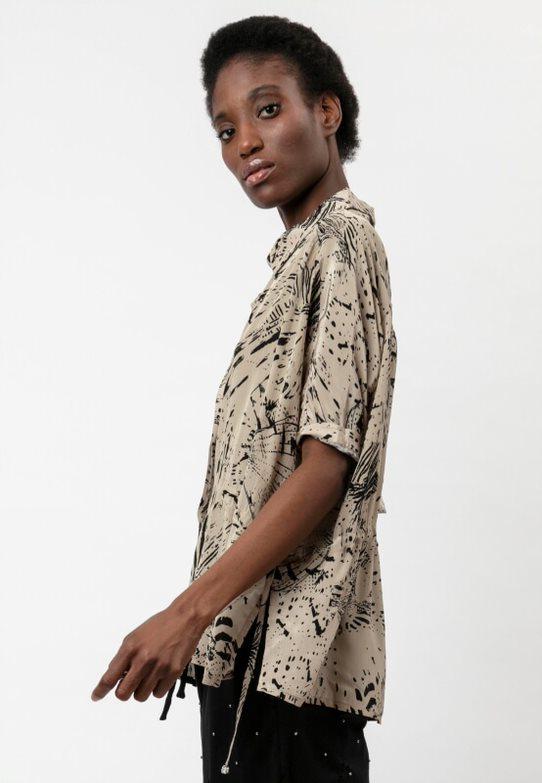 Religion Roots Shirt Taupe
